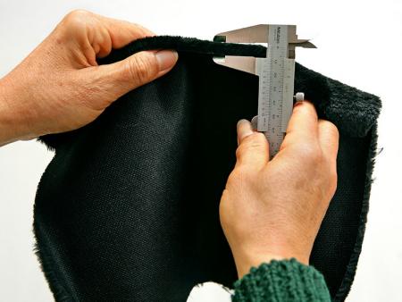 Intérieur en peluche de 10 mm de hauteur.