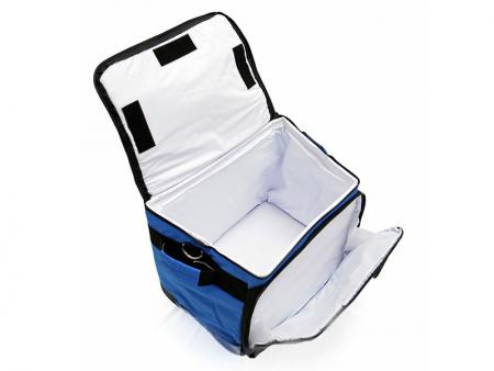 主袋與前拉鍊口袋。