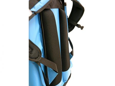 Dodatkowo gruba wyściółka pleców z wentylacją.