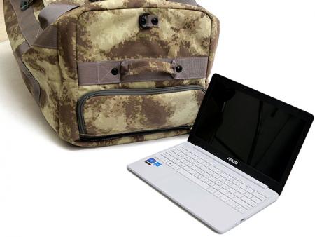 Kieszeń na laptopa.