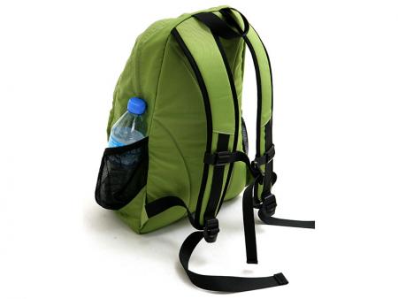 Adjustable shoulder strap.