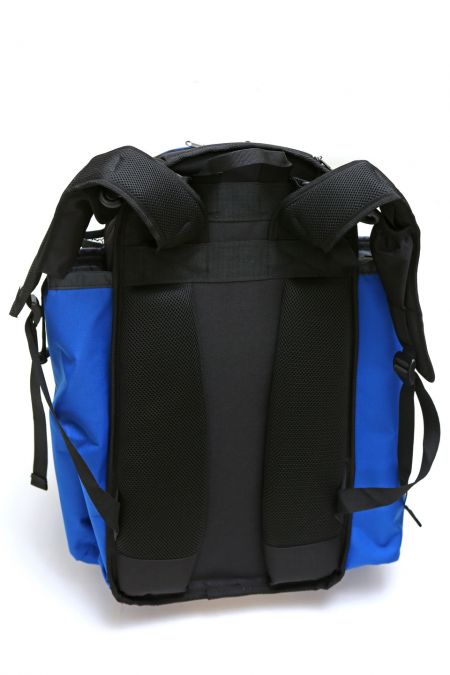 Materiał wentylowany z grubsza wyściełanym i oddychającym materiałem