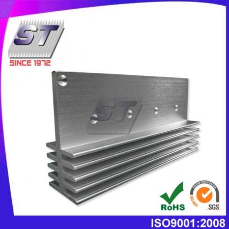 Aluminium-Kühlkörper für die Motorenindustrie 47,65 mm × 22,6 mm