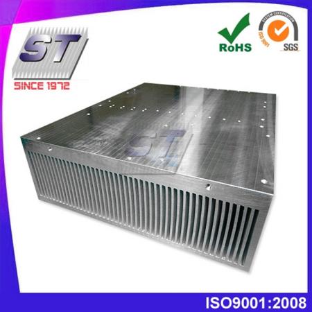 W465.0mm × H113.0mm 알루미늄 압출 냉각판-대형 냉각 장비