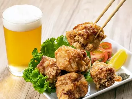 Kızarmış tavuk nugget'larının Uygulaması için Hamur Kaplama Makinesi