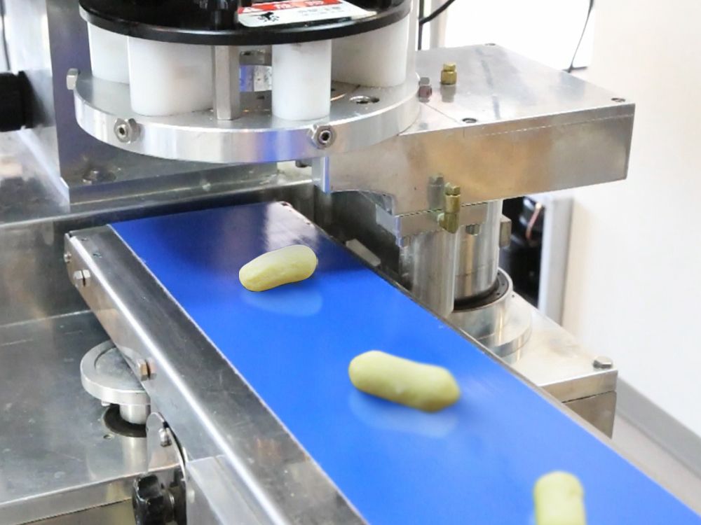 croqueta de patata haciendo máquina croqueta formando ang máquina de  llenado