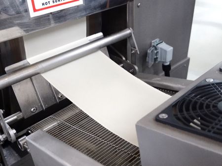 8,5 cm ilgio pavasario ritinėliai gaminami naudojant 18x18 cm įvyniojimo lakštus