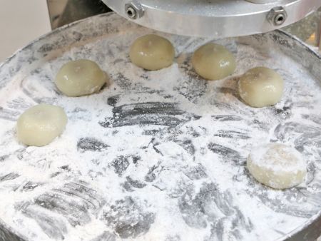 Piring berputar dapat digunakan untuk menghasilkan produk dengan bahan yang sangat kental