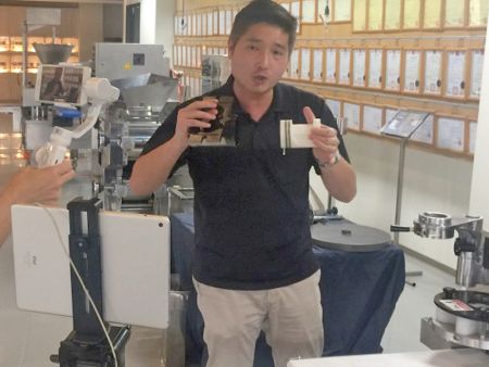 ANKO teikia internetinę gedimų šalinimo paslaugą per realaus laiko konferencijų skambučius.