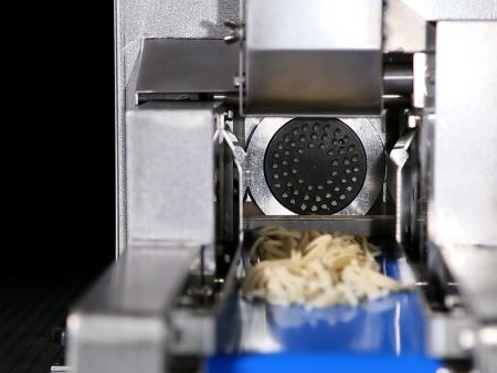 ANKO's kommercielle nudlemaskine har en skarp klinge til at skære bløde og faste nudler