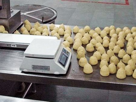 ANKO’s SD-97L divides Paratha dough into individual dough balls