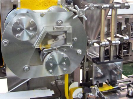 'ANKO' makinesi otomatik olarak Shumai sarımsak yaprağı bantı üretir