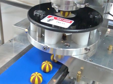 ANKO's machine can also produce products with two color dough