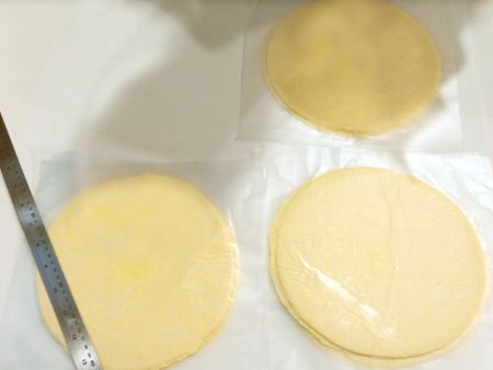 After adjusting the production process, the pressed dough stays flat