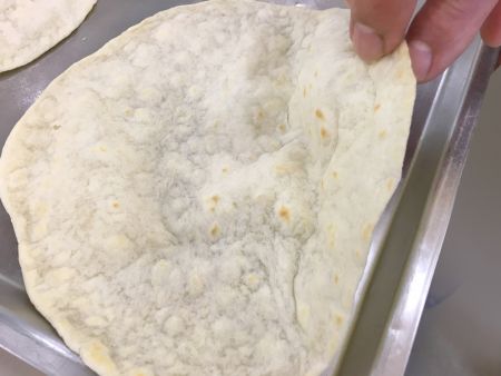 Sau những điều chỉnh quan trọng, Roti đã được tạo thành và nấu hoàn hảo