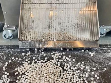 Végtermékek összegyűjtése tálcán