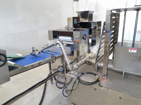 A margarin extruder, ANKO ajánlása alapján áthelyezésre kerül a termelési sorban