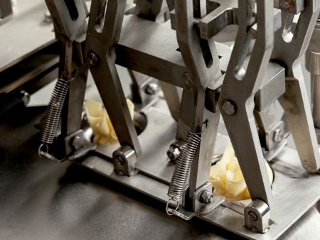 Pengeposeformede Wontons produceret med Square Clamp
