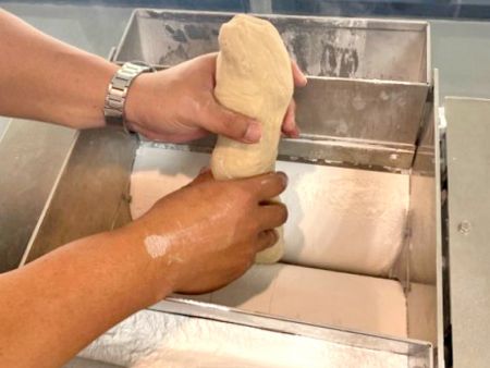 Tészta helyezése a GD-18B-be