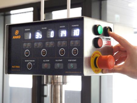 Druk op de IoT Inspectieknop en wacht tot je het fluitje hoort, dan is de inspectieprocedure voltooid