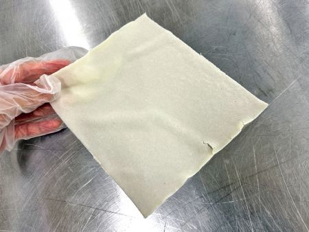 Kulit Pembungkus Popia yang dibuat dengan resipi asal pelanggan cenderung retak