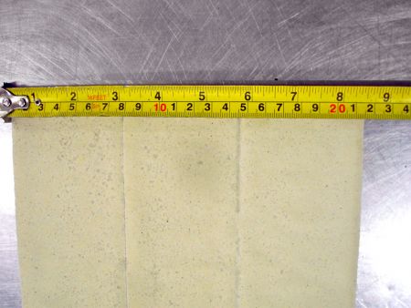 Les enveloppes de samoussa ont une largeur de 210 mm après cuisson