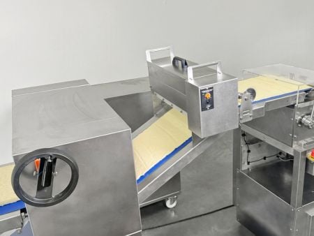 Máy cán bột có thể tùy chỉnh