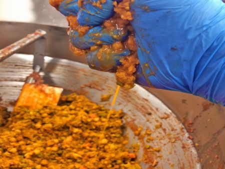 پر کردن بیش از حد سس برای تولید خودکار دارد.