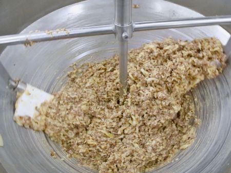 سیستم پرکننده قادر است بافت پرکننده پیاز و گوشت را حفظ کند.