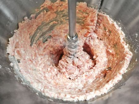 Plnicí systém je navržen na zpracování různých druhů ingrediencí.