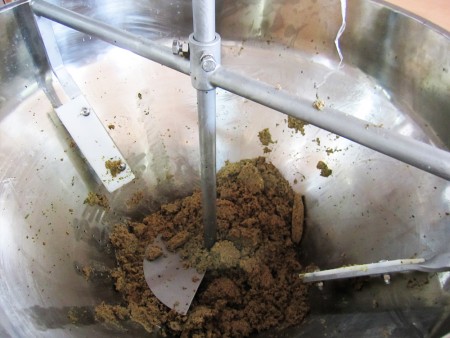 Làm thế nào để xác định độ dính của nhân ảnh hưởng đến sự ổn định của máy đặt nhân.