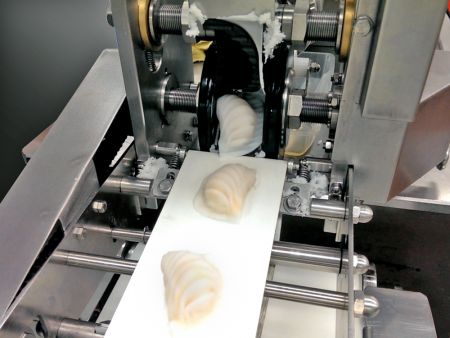 Các nếp độc đáo được tạo ra bằng bộ hình thành nếp mới của chúng tôi, và sản phẩm cuối cùng đã thành công