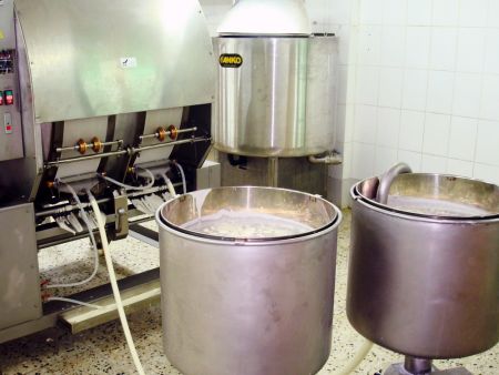 Questo SRP-90DA spalma la pastella sulle ruote da forno.