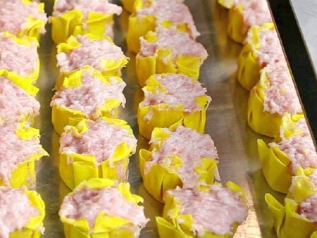 Fest umwickelte und gleichmäßig geformte Siomay