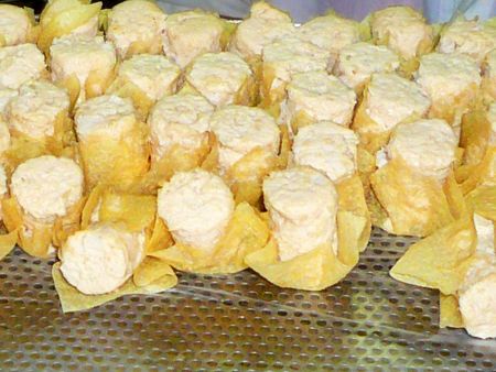 Obal z tofu kůže oddělený od náplně Siew Mai