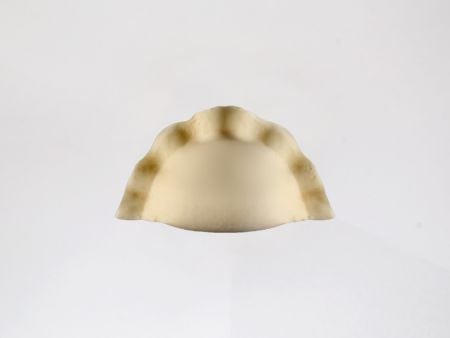 Sử dụng khuôn cạnh sóng để tạo hình Pierogi