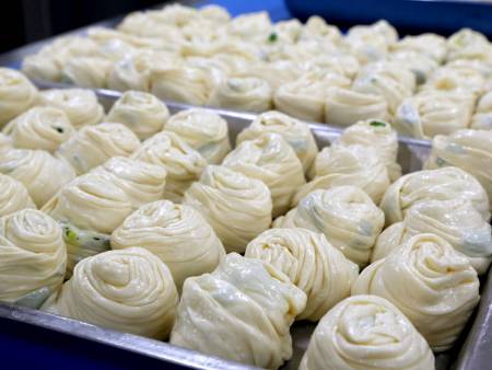 Dejbolde med delikate folder