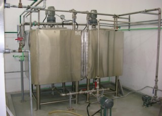 (2) Lagertank für Sodawasser