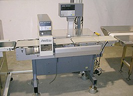 (25) Máquina de inspeção de peso e metal