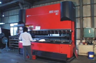 R&D - . Hydraulic Press Brake