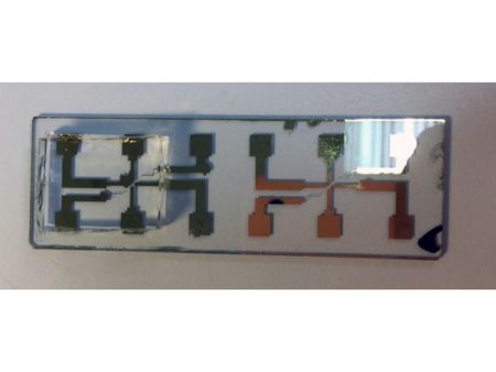 Capteurs biomédicaux et pièces de soins de santé - Micro-gravure laser pour produire des canaux et des circuits microfluidiques sur des films minces et métalliques