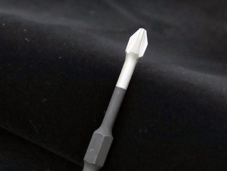 سطح المسمار المجهري بالليزر - استخدم تقنية النقش المجهري بالليزر لإزالة الطلاء على السطح أو لاستخدام المعالجة الحرارية لتجهيز السطح بالنقوش المجهرية / التركيب المجهري