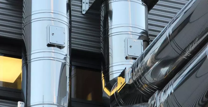 Antimikrobiell og anti-fingeravtrykkbelegg med sølvioner godt egnet for bruk i relevante bransjer