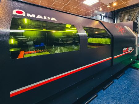 光纤雷射机台照片