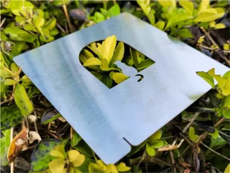 Metal plate cut into a cat shape through fiber laser machine