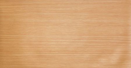 Film métallisé laminé en PVC avec grain de bois Golden Oak - L'apparence de la plaque métallique laminée en PVC avec grain de bois Golden Oak présente des motifs dorés vifs et brun rougeâtre entrelacés.