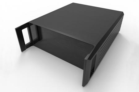 Aplikace laminovaného kovu na šasi - počítačová skříň