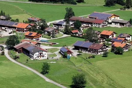 PVDF - 屋根取り付け型太陽光発電システム