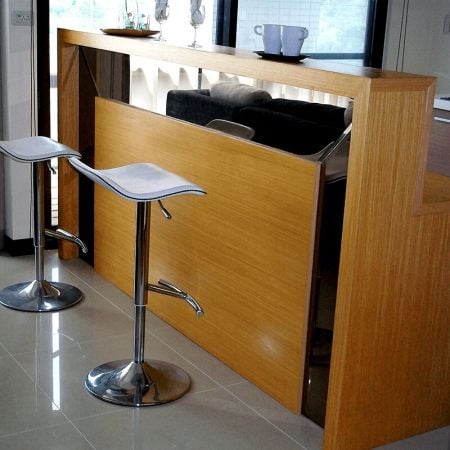 Thekenoberfläche dekoriert mit B147 Golden Oak Grain Laminatmetallplatten.