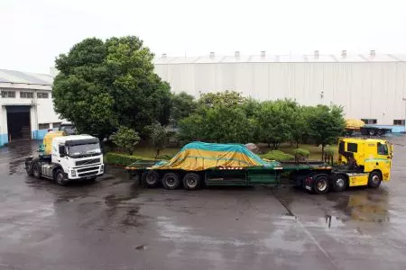 Bên ngoài nhà máy của chúng tôi